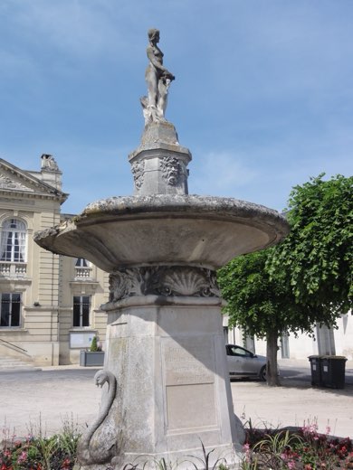 Vailly-sur-Aisne (Aisne) Fontaine
