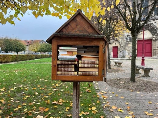 Boîte à livres à Vailly-sur-Aisne